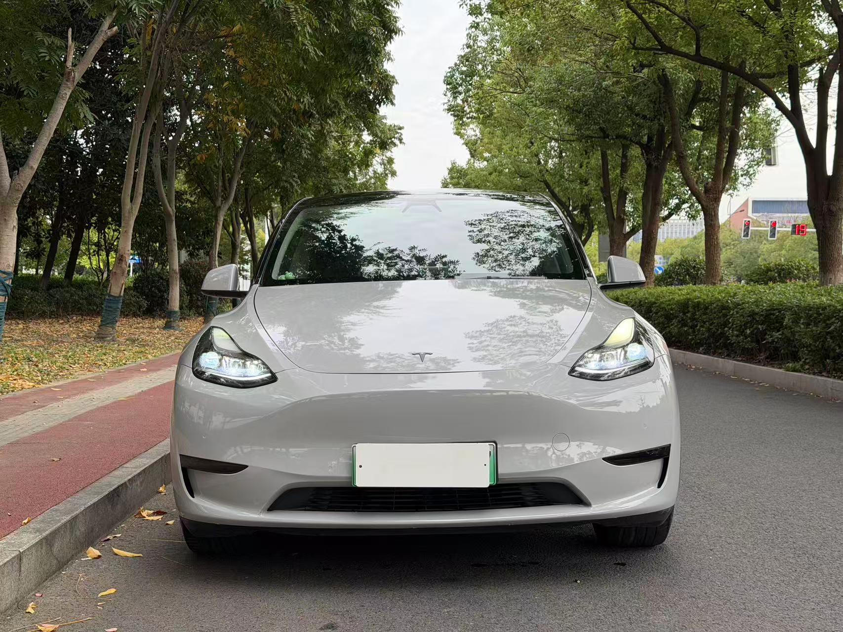 Tesla Model Y 2021 #2 Tesla Model Y 2021 car image #2