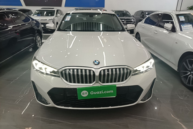 BMW 3 Series 2023 #3 BMW 3 Series 2023 صورة سيارة #3