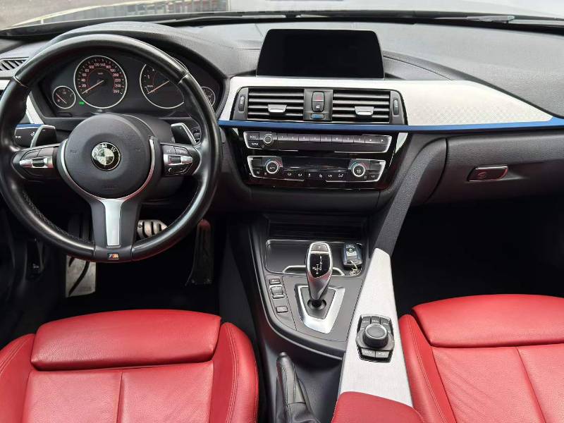 BMW 3 Series 2019 car image #6