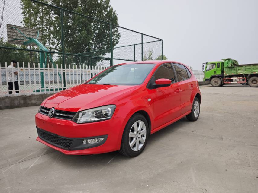 Volkswagen Polo 2013 car image 