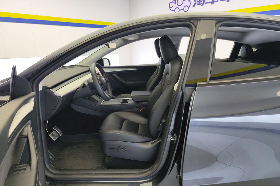 Tesla Model Y 2024 #3 Tesla Model Y 2024 car image #3