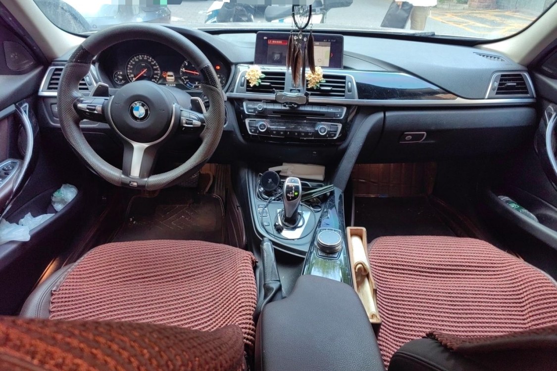 BMW 3 Series 2018 car image #23