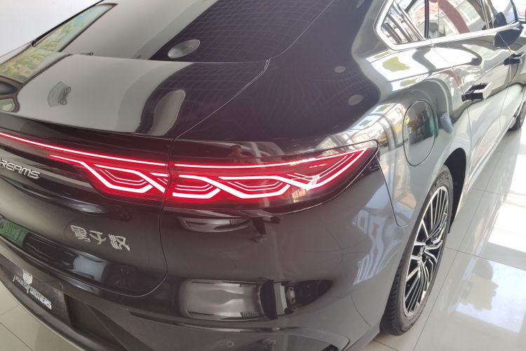 BYD Han 2023 car image #8