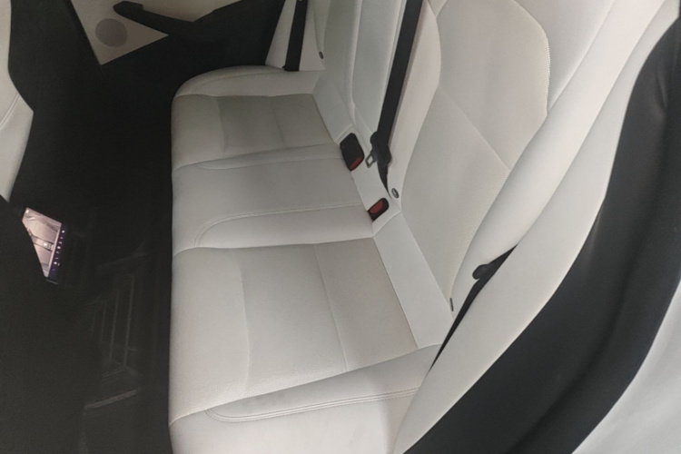 Tesla Model 3 2024 car image #17