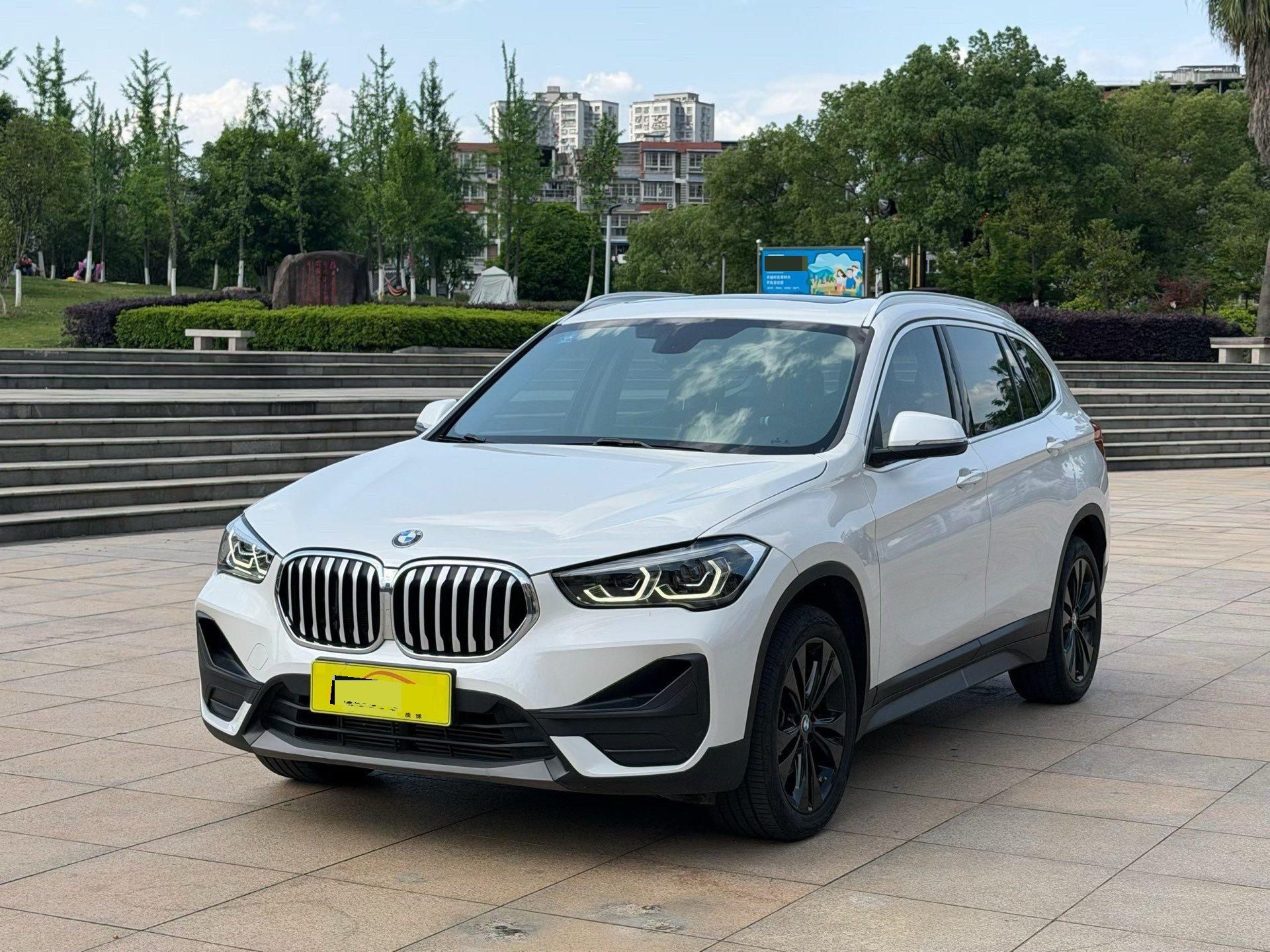 BMW X1 2020 car image 