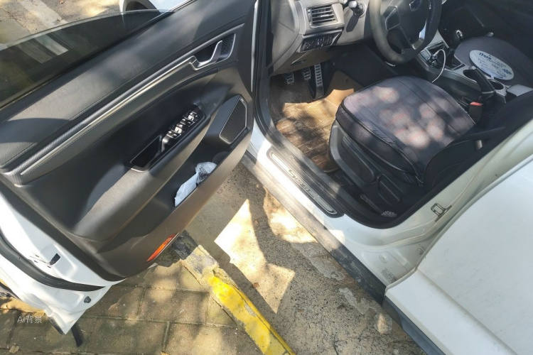 GEELY Emgrand GS 2017 car image #18