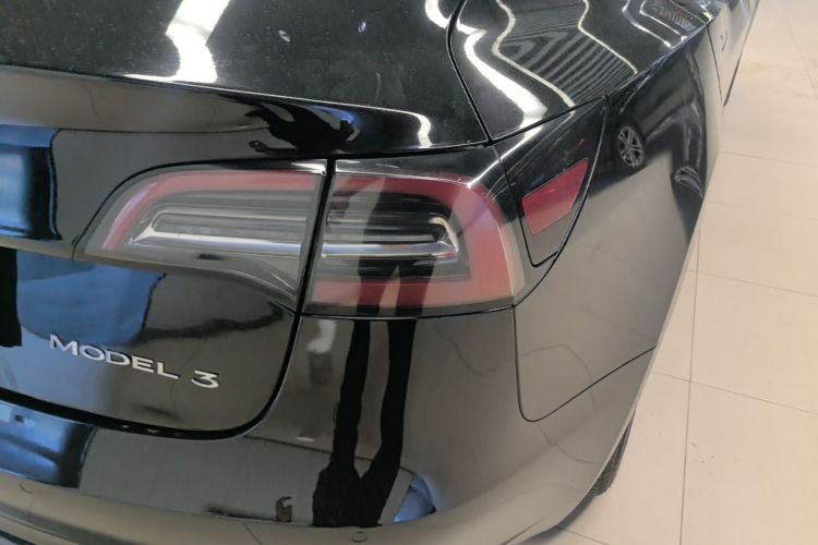 Tesla Model 3 2021 car image #8
