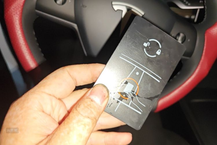 Tesla Model Y 2023 car image #10