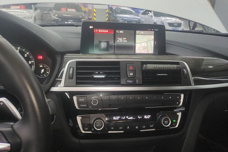 BMW 3 Series 2019 image de voiture #17