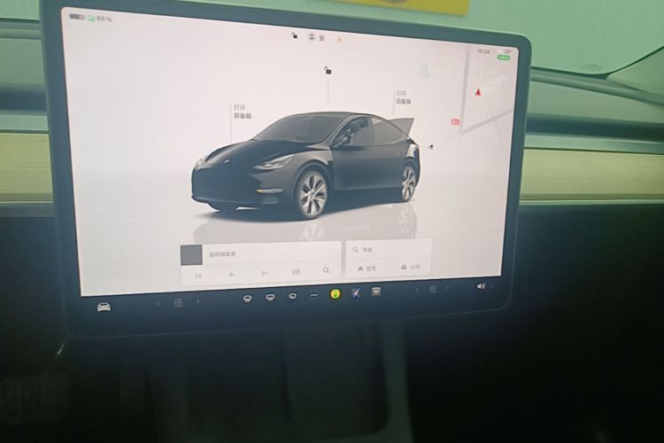 Tesla Model Y 2023 #13 Tesla Model Y 2023 car image #13