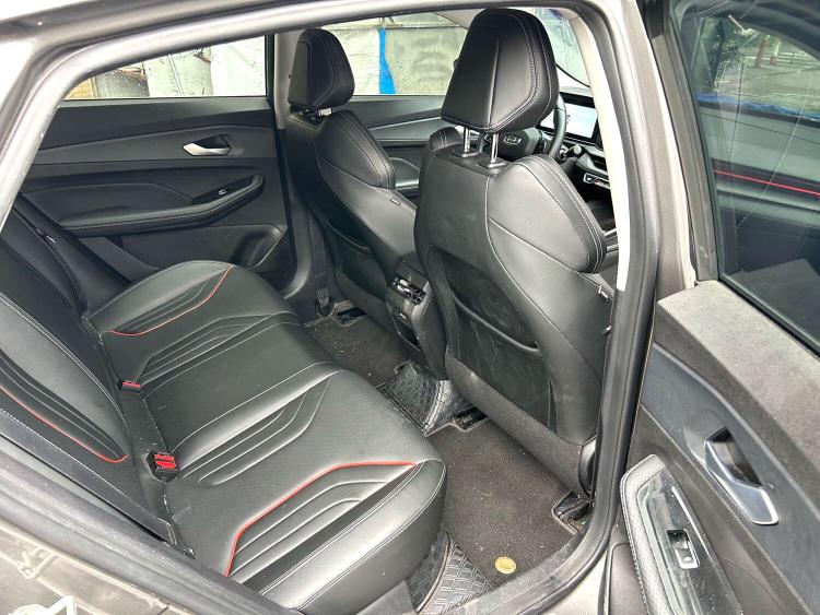 GEELY Binray 2022 immagine di auto #3