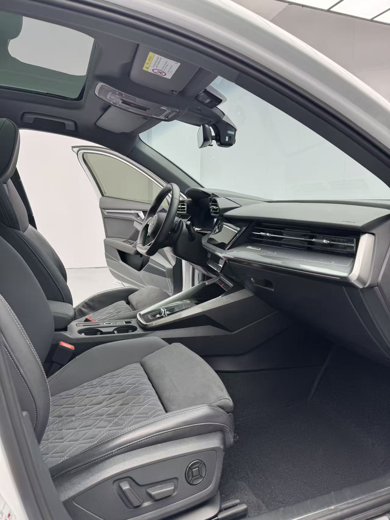 2023 #8 2023 immagine di auto #8