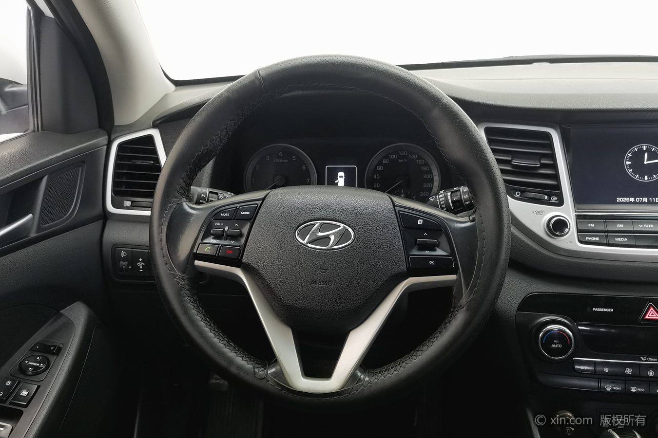 Hyundai Tucson 2017 car image #11