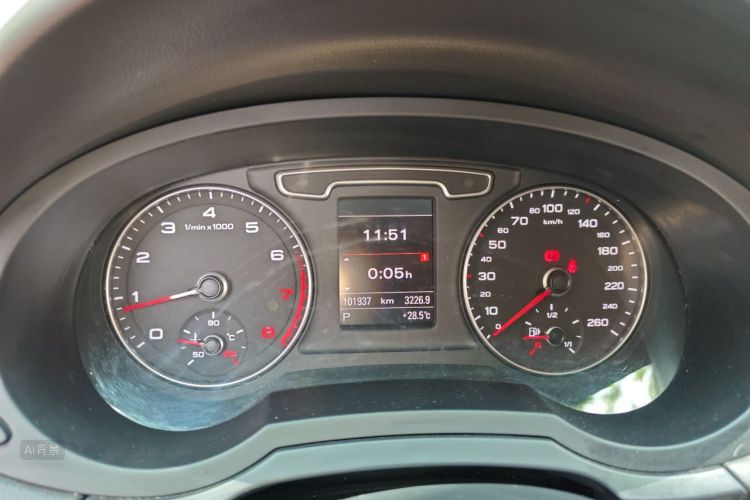 Audi Q3 2015 #13 Audi Q3 2015 car image #13