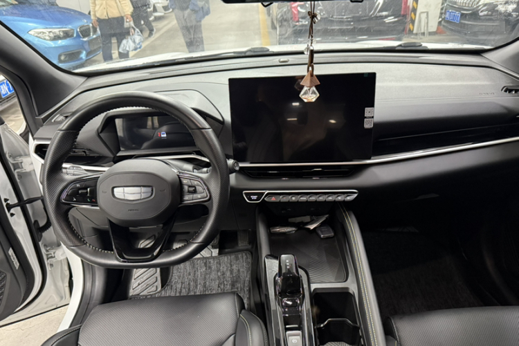 GEELY Coolray 2025 #9 GEELY Coolray 2025 car image #9
