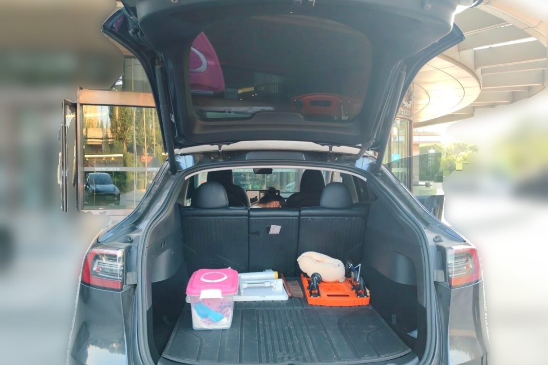 Tesla Model Y 2024 immagine di auto #8