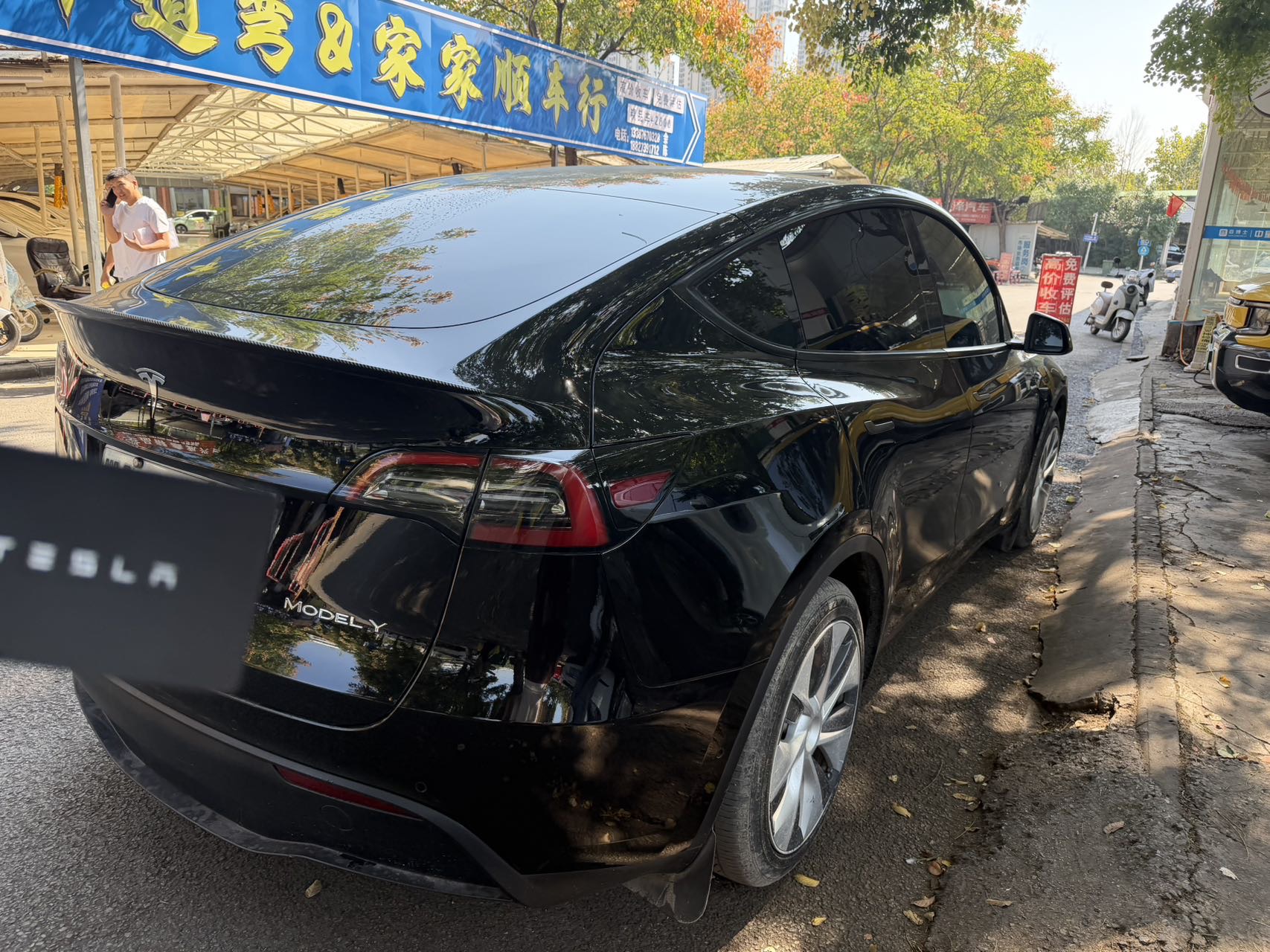 Tesla Model Y 2023 #5 Tesla Model Y 2023 immagine di auto #5