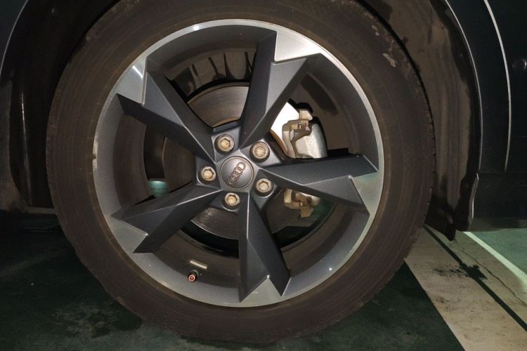 Audi Q3 2021 car image #6