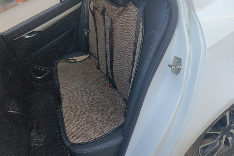 GEELY Emgrand 2019 imagen de coche #10