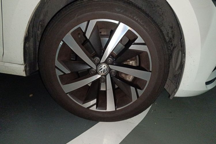 Volkswagen Polo 2021 car image #6