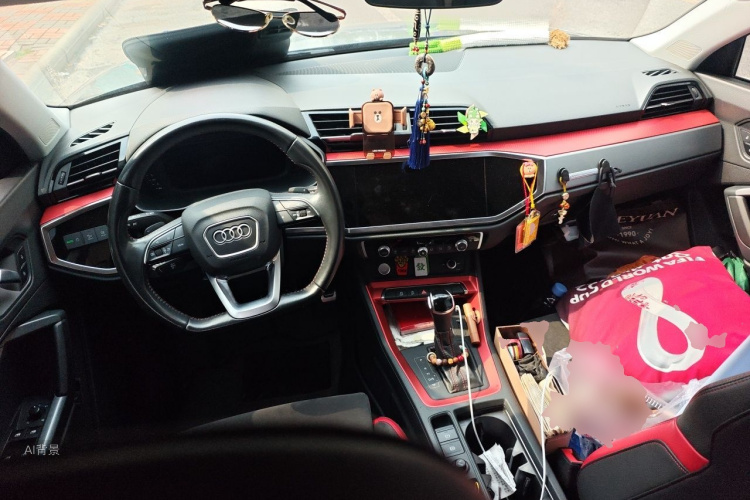 Audi Q3 2020 car image #11