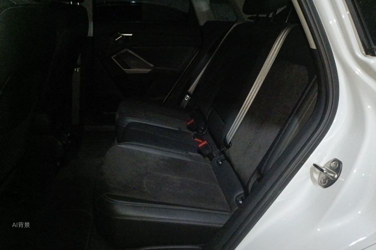 Audi Q3 2020 car image #19