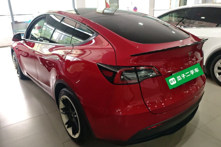 Tesla Model Y 2023 #5 Tesla Model Y 2023 car image #5