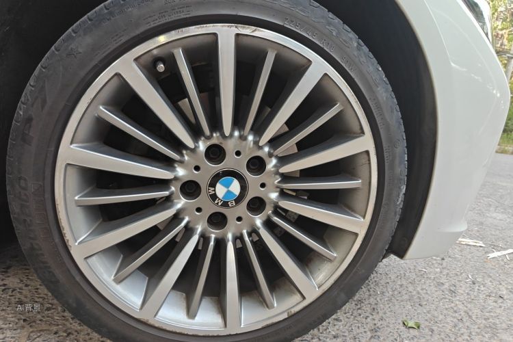 BMW 3 Series 2018 car image #9