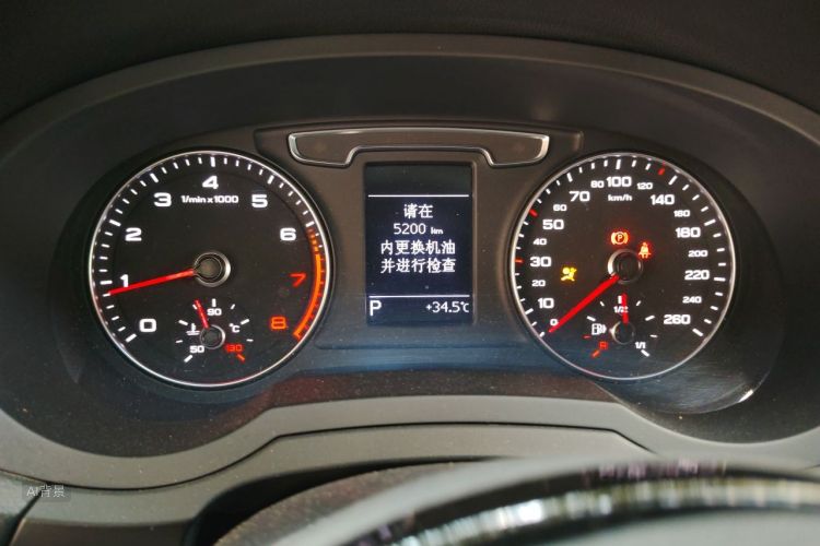 Audi Q3 2019 car image #13