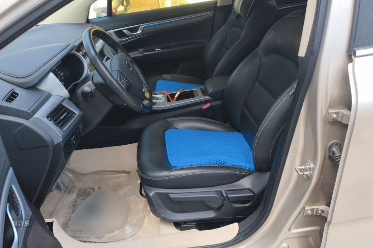 GEELY Emgrand GS 2018 car image #17