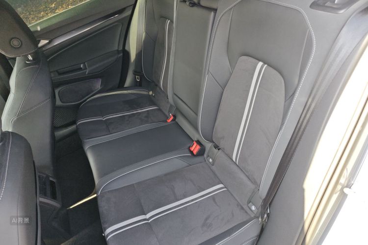 Volkswagen Golf 2023 imagen de coche #19