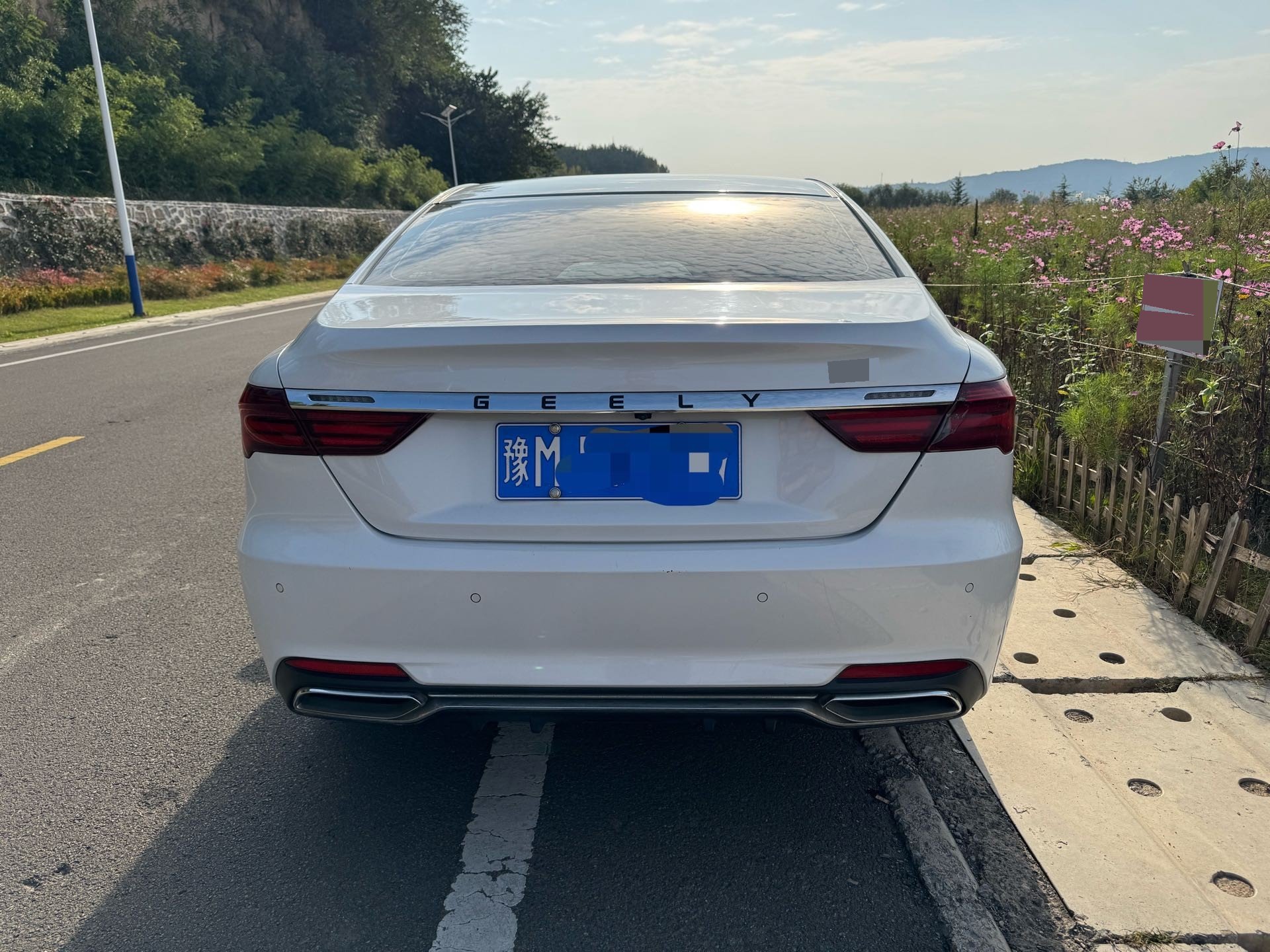 GEELY Binray 2019 car image #5