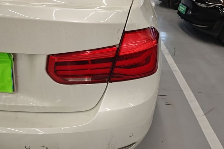 BMW 3 Series 2018 #8 BMW 3 Series 2018 car image #8