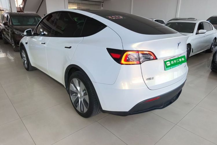 Tesla Model Y 2022 car image #5