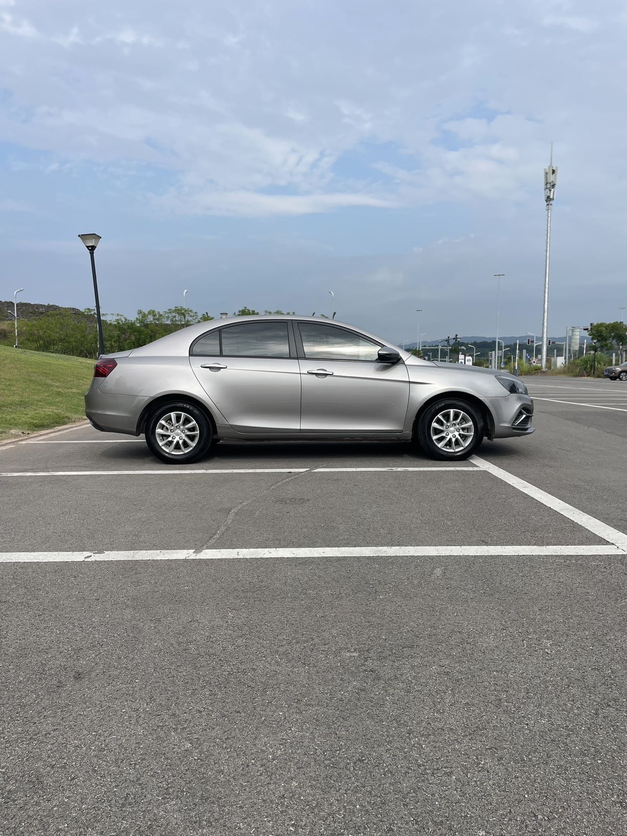 GEELY Emgrand 2020 car image #10