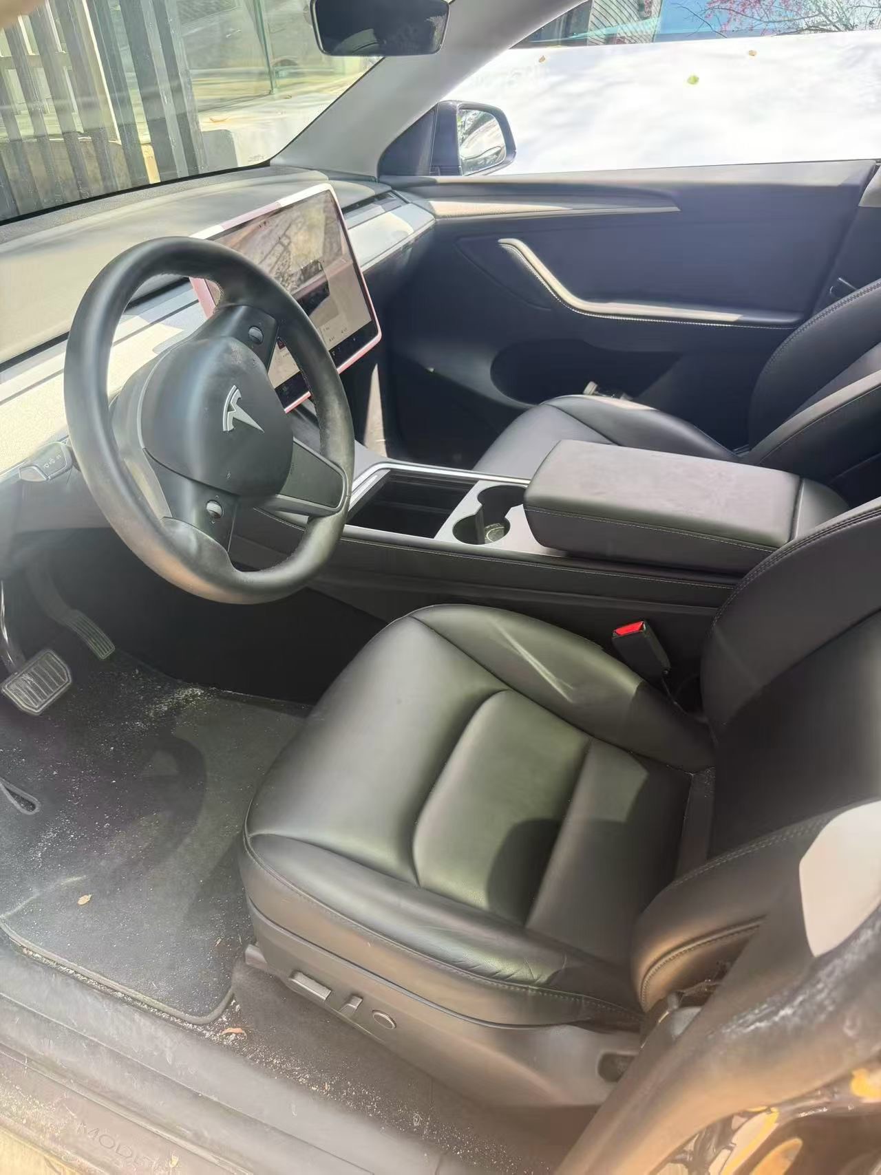 Tesla Model Y 2024 car image #2