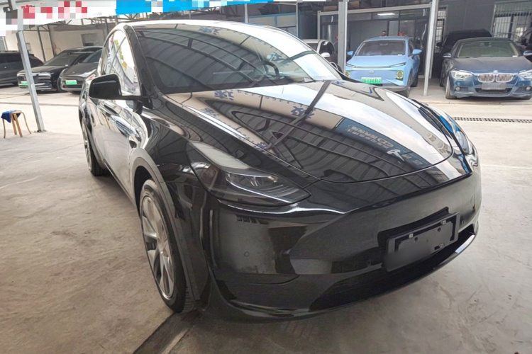 Tesla Model Y 2022 #4 Tesla Model Y 2022 car image #4