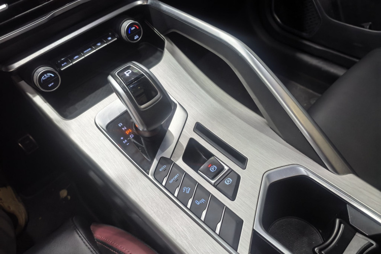 GEELY Coolray 2021 car image #14