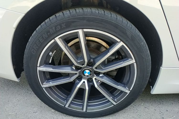 BMW 3 Series 2023 car image #10