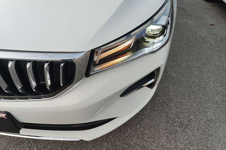 GEELY Emgrand 2025 #23 GEELY Emgrand 2025 immagine di auto #23