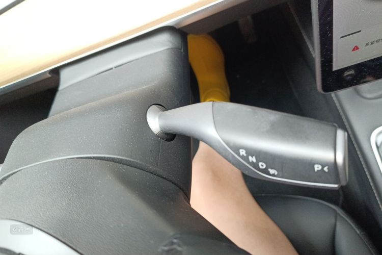 Tesla Model Y 2021 #16 Tesla Model Y 2021 car image #16