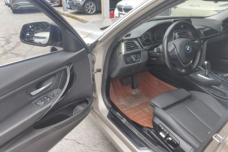 BMW 3 Series 2018 #16 BMW 3 Series 2018 car image #16