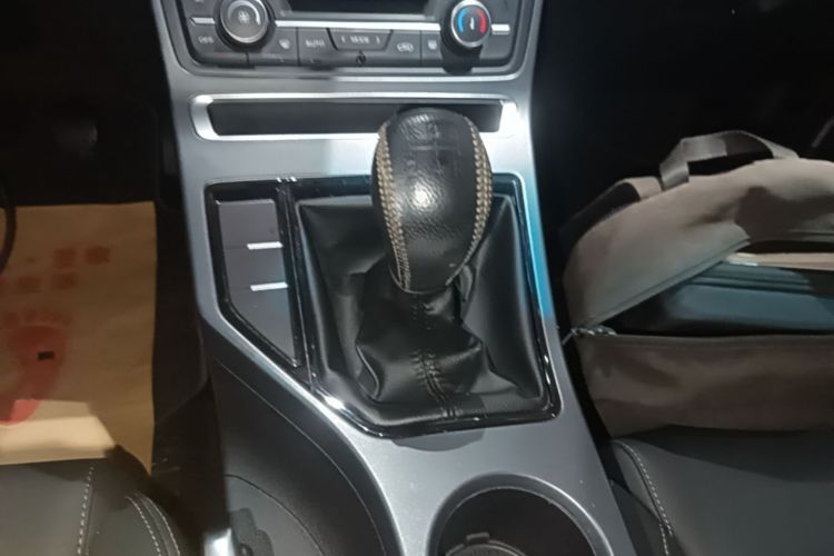 GEELY Emgrand 2019 #14 GEELY Emgrand 2019 car image #14