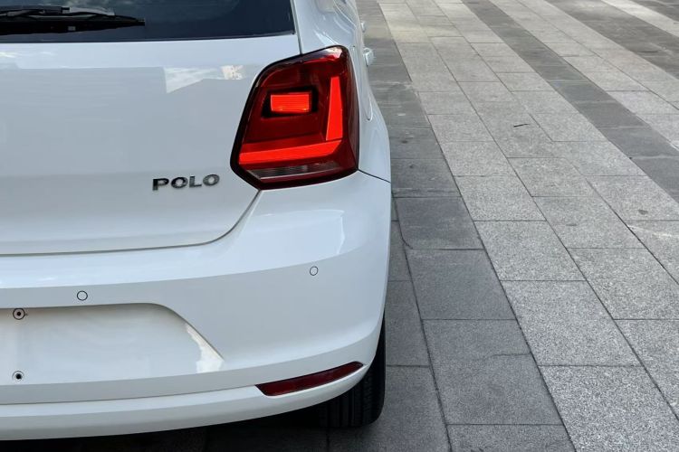 Volkswagen Polo 2016 car image #8