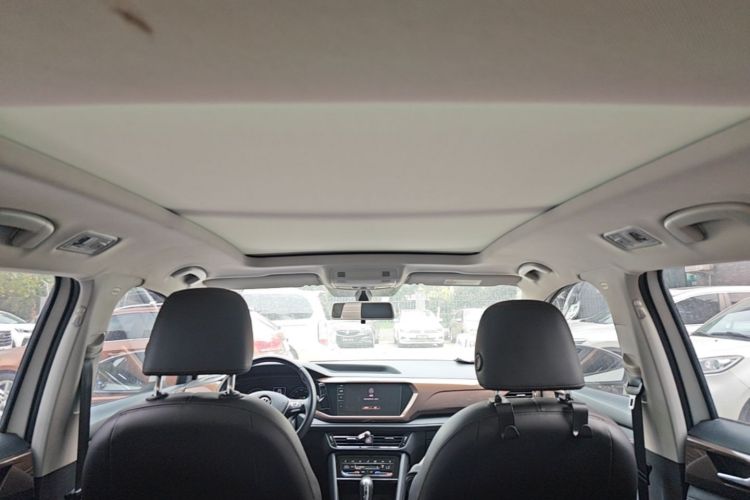 Volkswagen Tharu 2021 car image #18