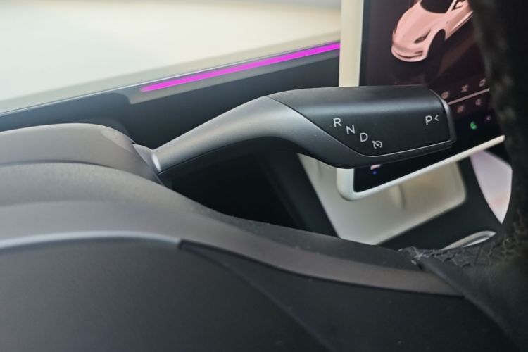 Tesla Model 3 2023 car image #14