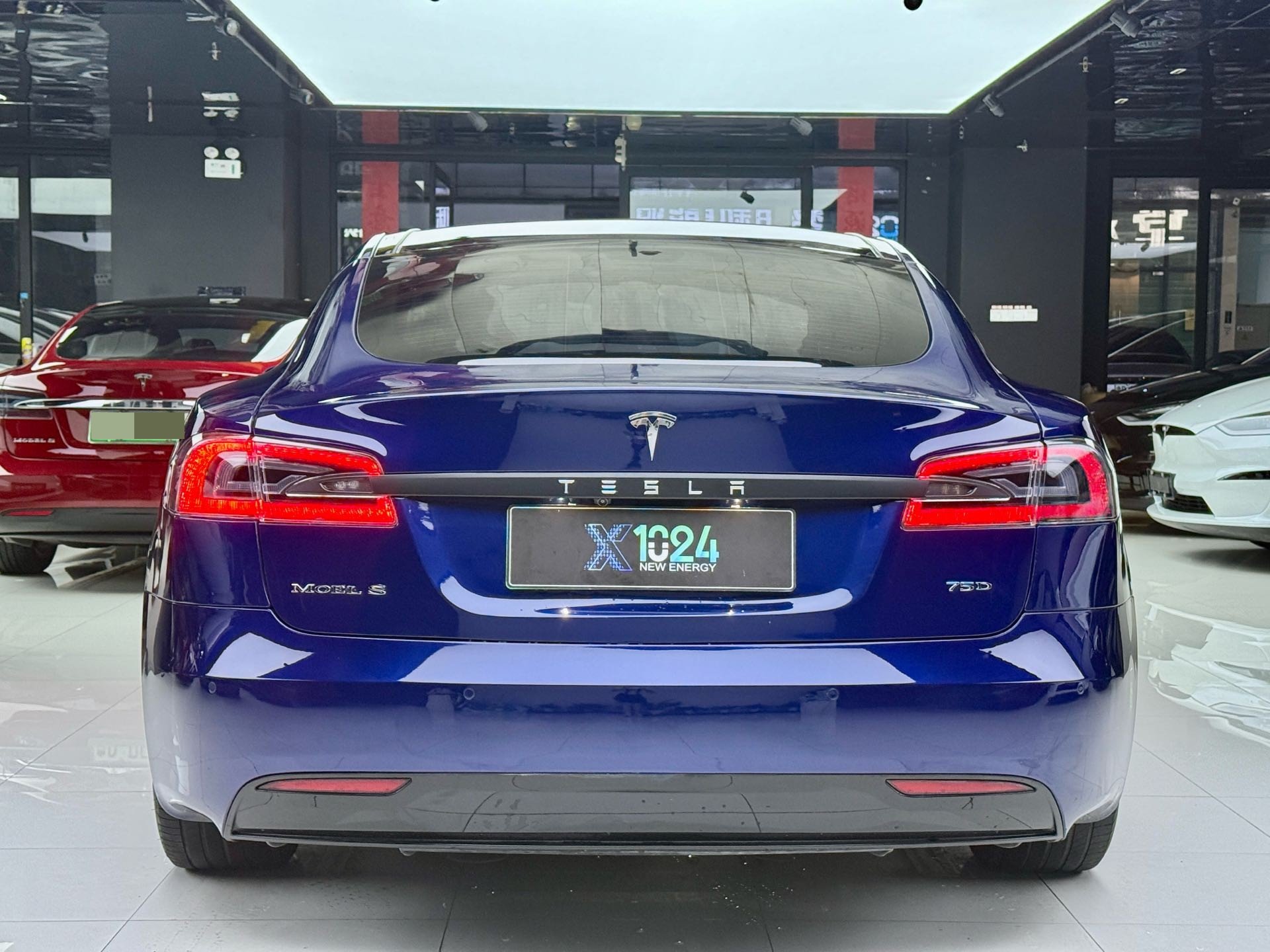 Tesla Model S 2018 #11 Tesla Model S 2018 car image #11