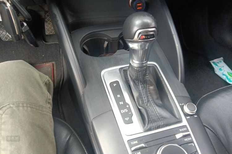 Audi A3 2015 car image #16
