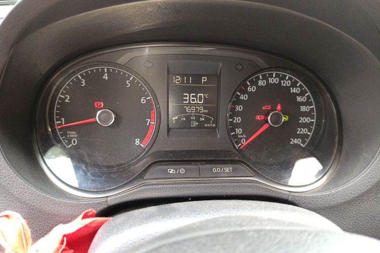 Volkswagen Polo 2016 car image #8