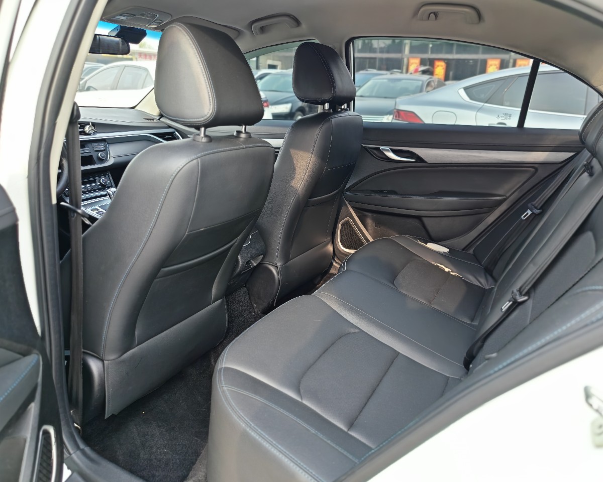 GEELY Emgrand New Energy 2019 #7 GEELY Emgrand New Energy 2019 immagine di auto #7